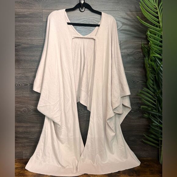 Lululemon Free to Coast Wrap in Cream/Blush Color - One Size. Beautiful & Cozy! - Picture 7 of 8